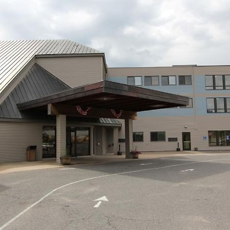 Baraga Lakeside Inn المظهر الخارجي الصورة