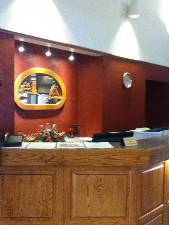 Baraga Lakeside Inn المظهر الخارجي الصورة