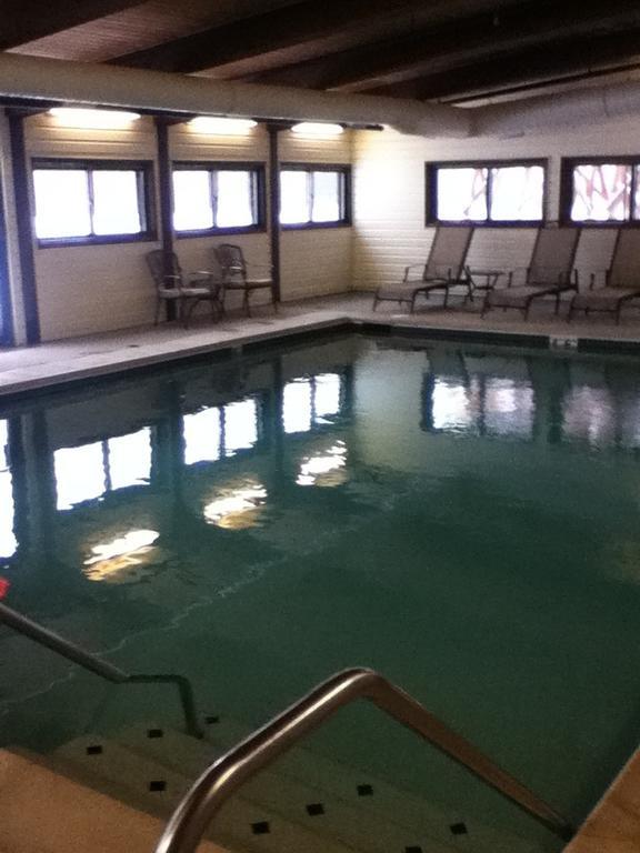 Baraga Lakeside Inn المظهر الخارجي الصورة