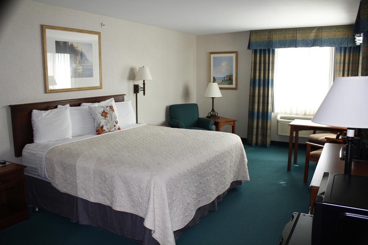 Baraga Lakeside Inn المظهر الخارجي الصورة